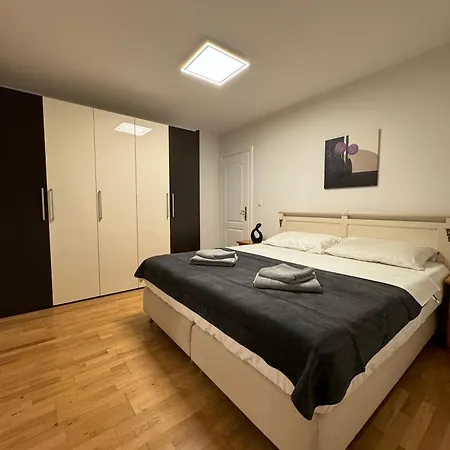 Valentinas Garden * سبليت