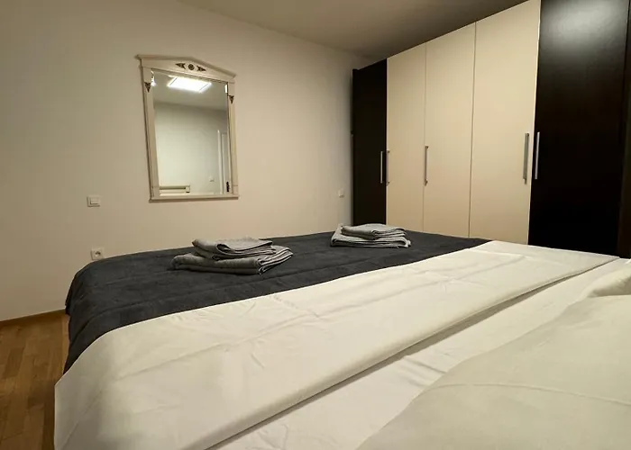 Valentinas Garden Split