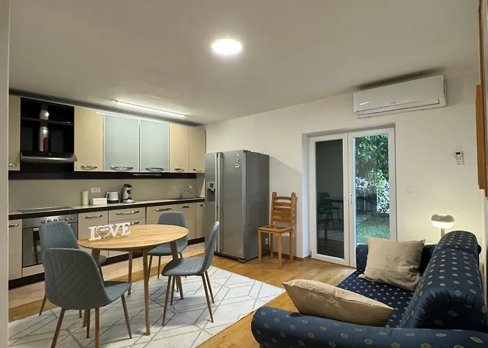 Apartamento Valentinas Garden Split