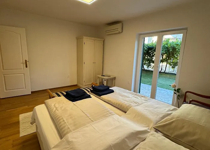 Valentinas Garden Split